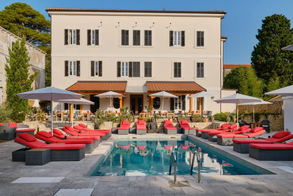 Dolphin House - Appartamenti con Servizi